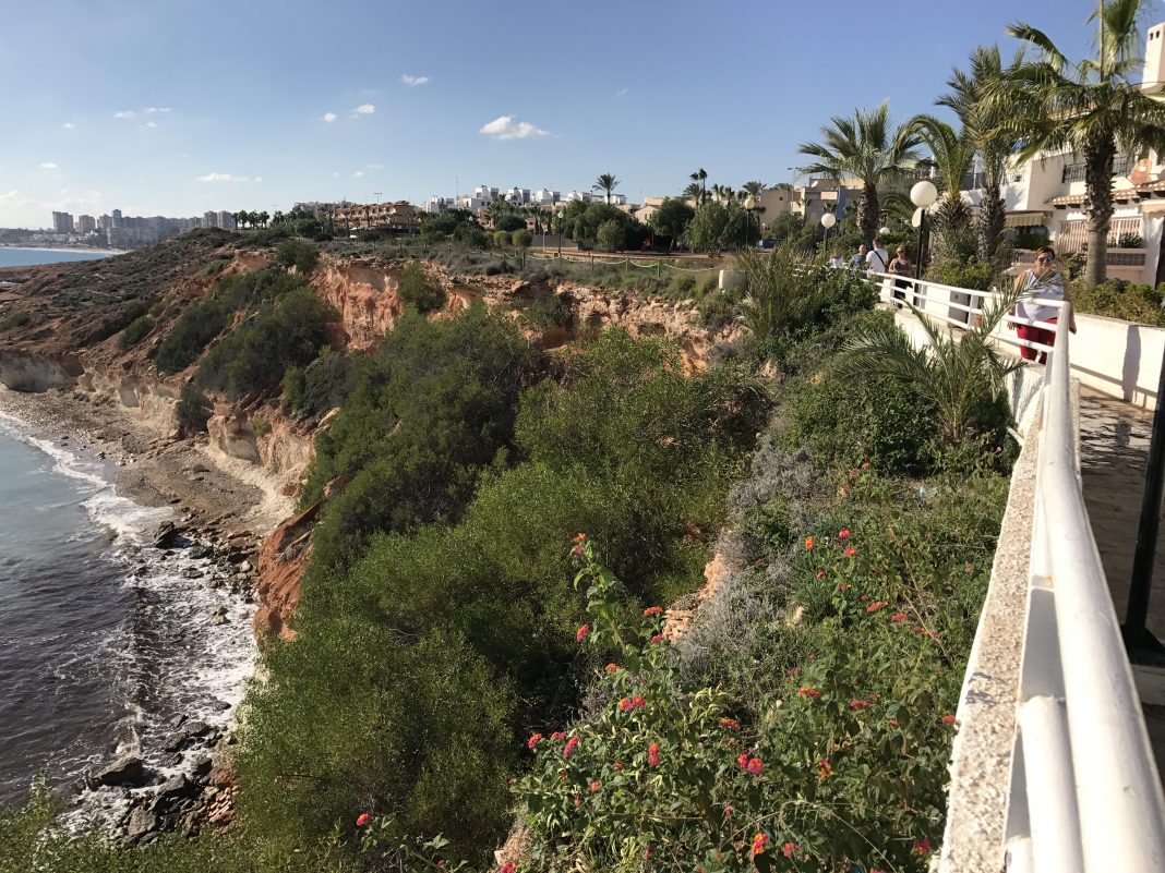 El paso de Aguamarina al de Cabo Roig