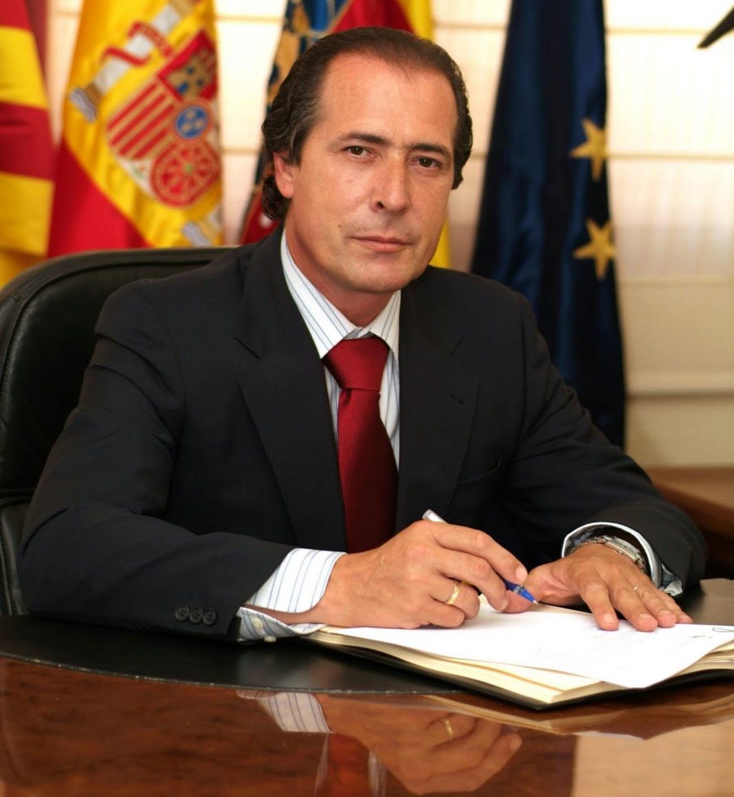 Bribery investigation surrounds Former Santa Pola mayor.