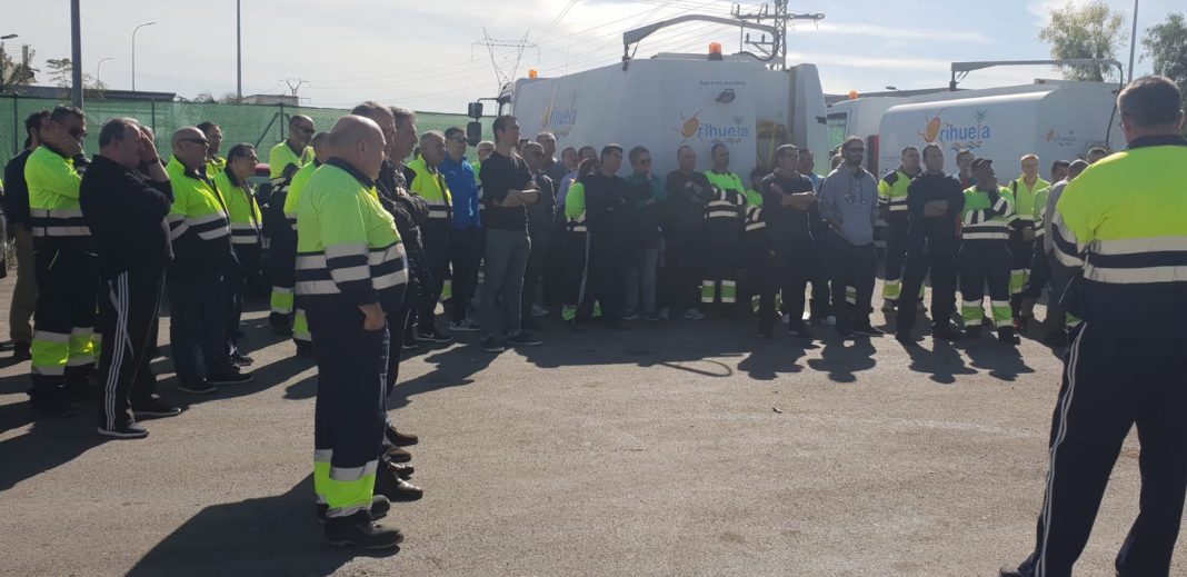 Orihuela binmen call strike for beginning of April