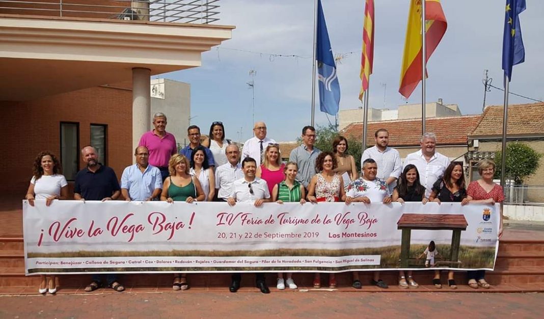 A UNITED VEGA BAJA: San Fulgencio's Mayor, José Sampere Ballester (third left front row) and Tourism Councillor, Darren Parmenter (far right back row) at the Tourism Fair photocall.