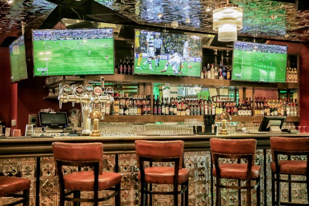Police crackdown on illegal broadcasting in bars and restaurants