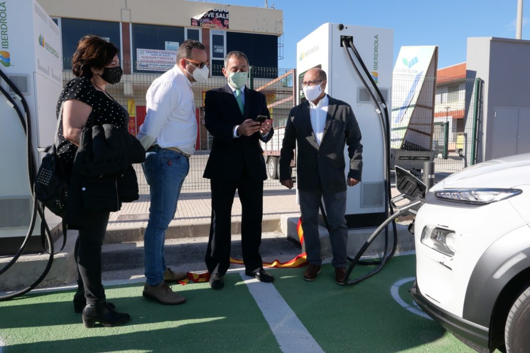 Iberdrola installs three electric charging points in San Fulgencio