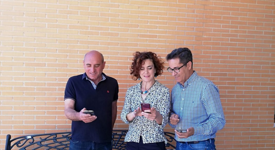 Joaquín García, Councilor for Public Services; Ana Belén Juárez, Councilor for Economic Development and Promotion and mayor José Manuel Butrón