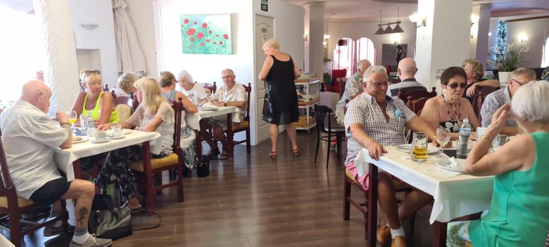 Inaugural Veterans Breakfast Club held in Playa Flamenca