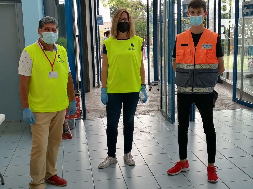 Councillor thanks Volunteers at Mass Vaccination Centre