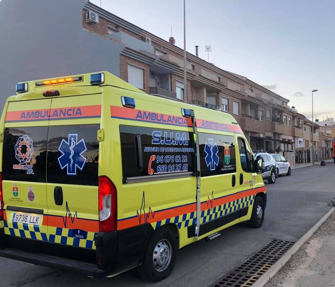 Man suffers multiple injuries after thrown out window in Alicante