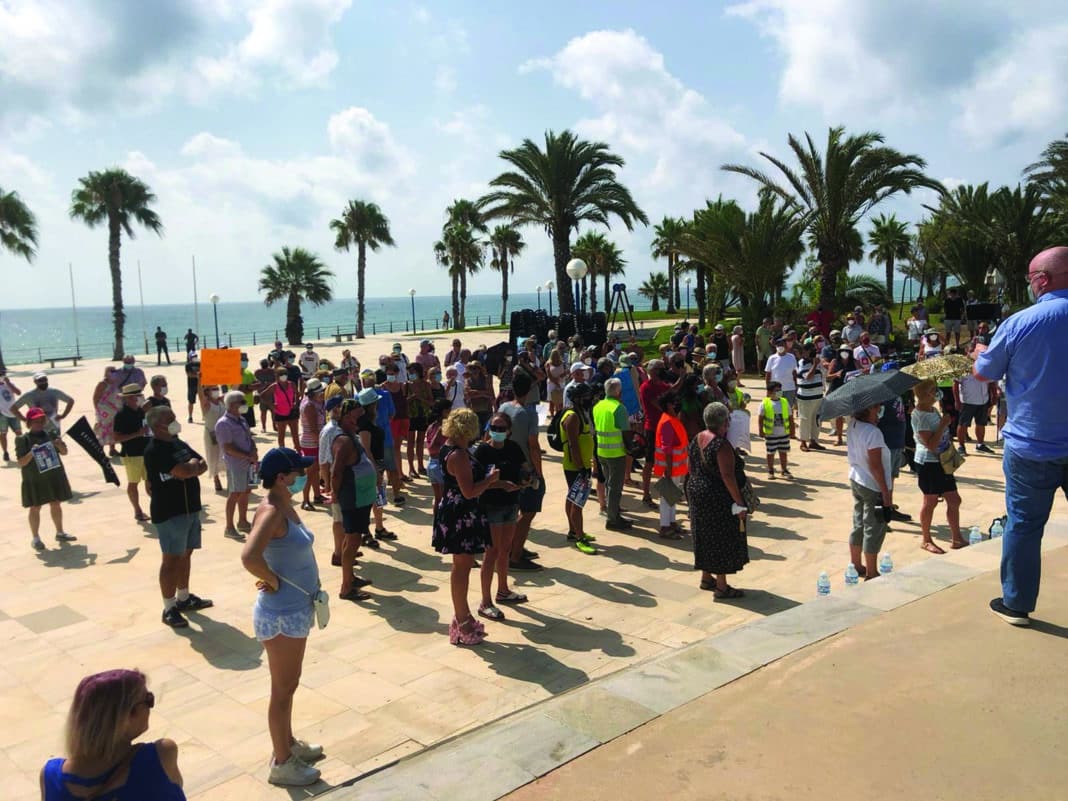 Twenty Orihuela Costa associations demand meeting with mayor