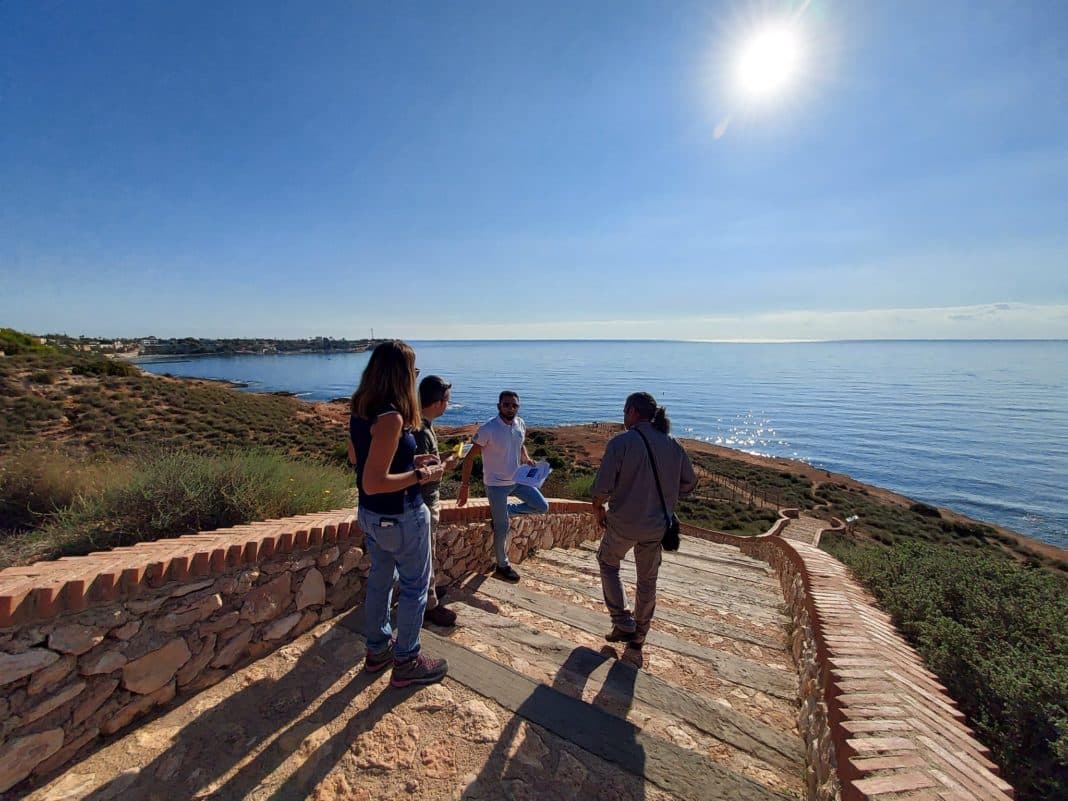 Environment removes invasive plants in La Glea cove