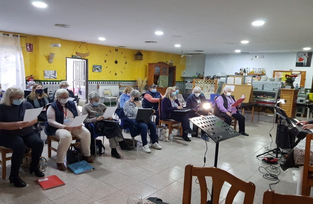 Crescendo International Choir rehearsing at Rincon de Miguel in February 2022