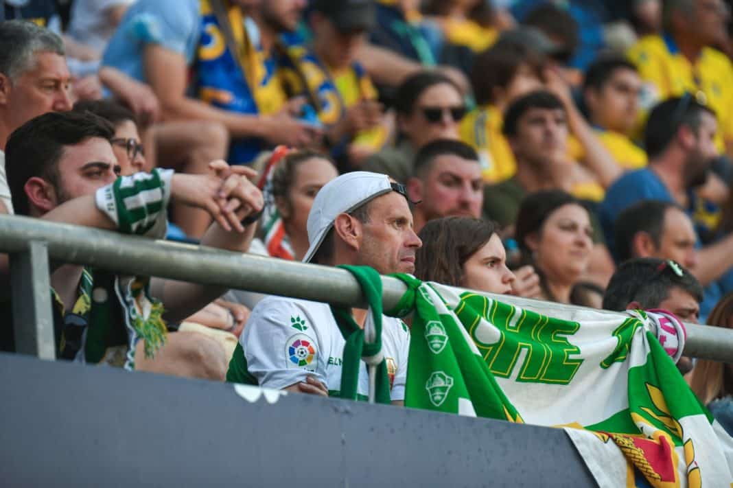 Late defensive errors cost Elche at Cadiz