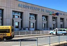 Two hour wait to disembark plane